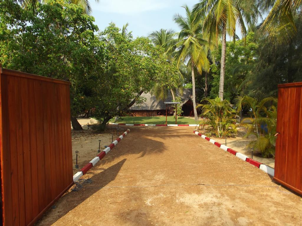 Lord Of The Forest Batticaloa Room photo