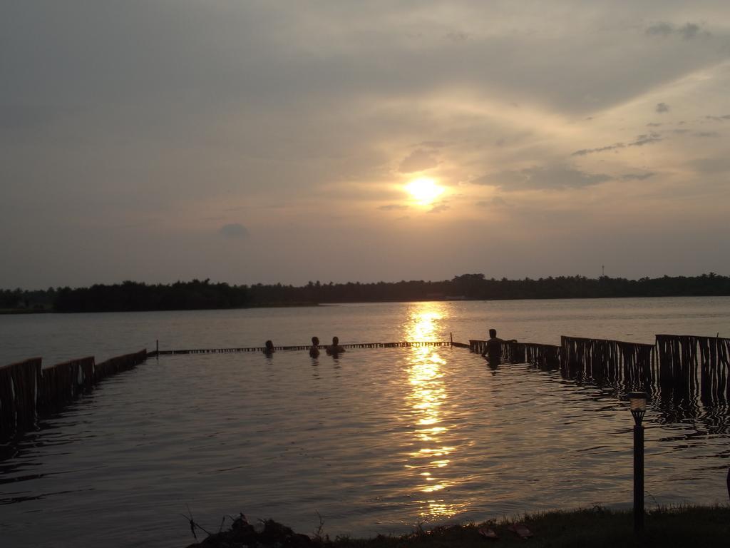 Lord Of The Forest Batticaloa Exterior photo