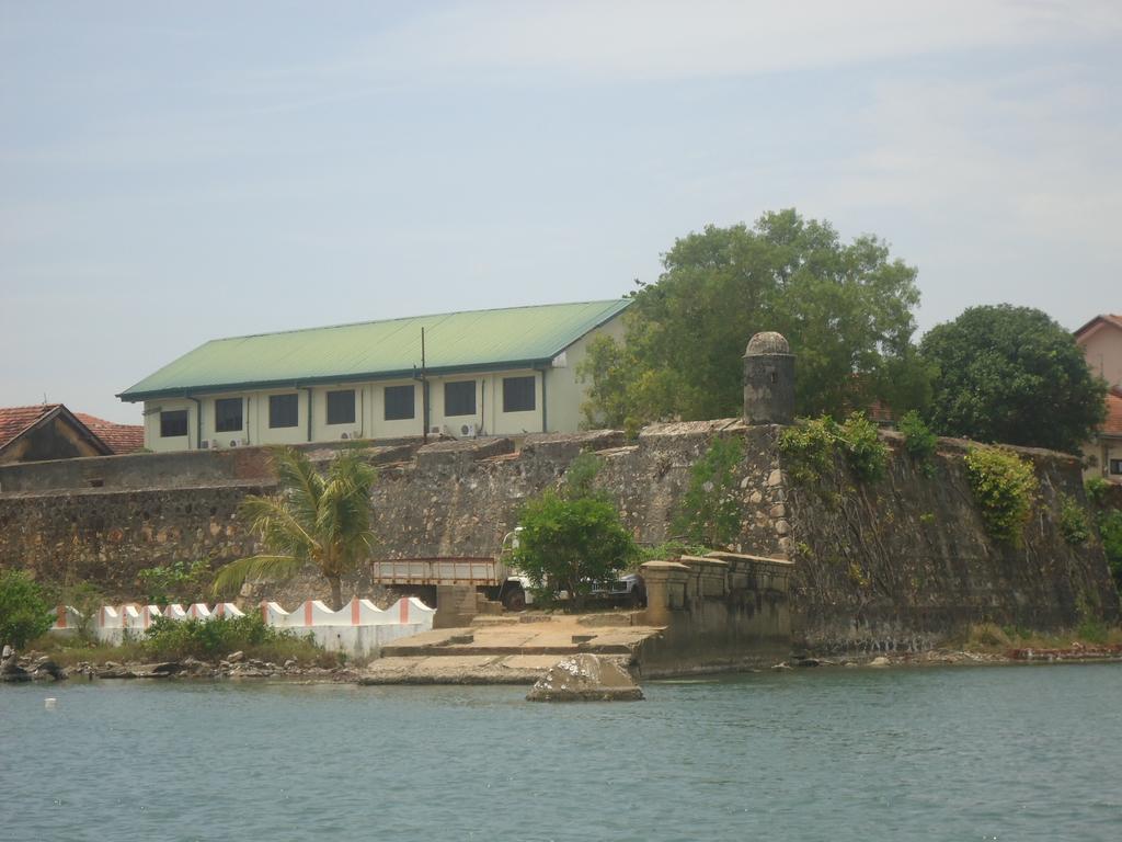 Lord Of The Forest Batticaloa Exterior photo